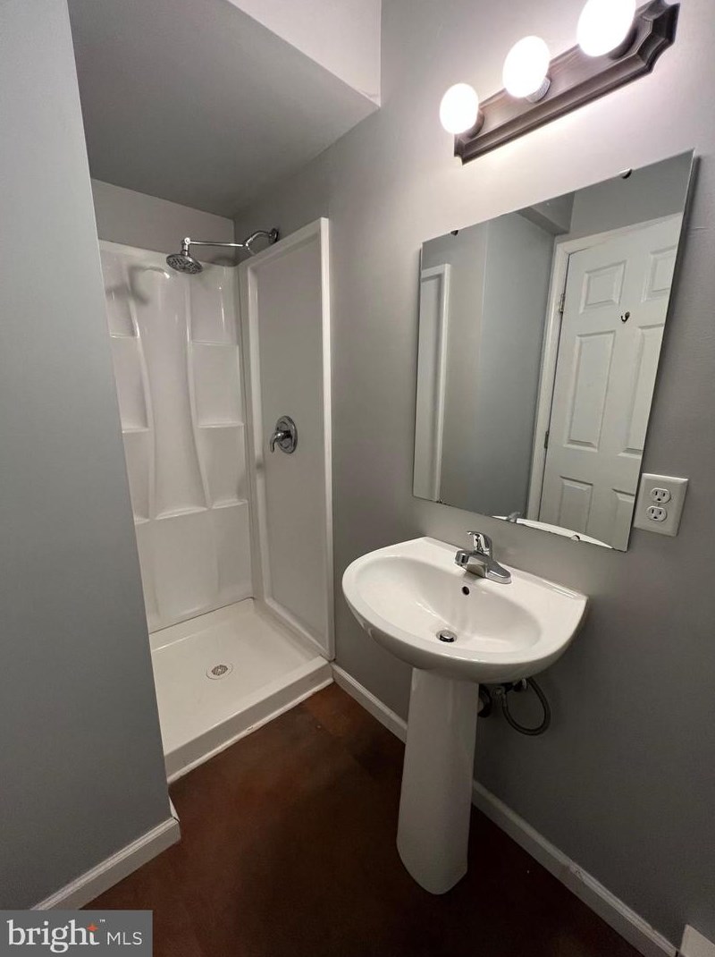 202 S Samuel St #5, Charles Town, WV 25414