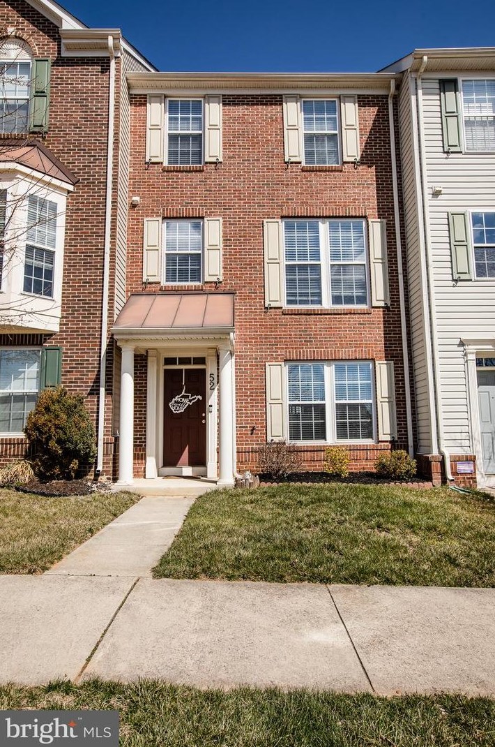 52 Deerbrook Dr, Charles Town, WV 25414