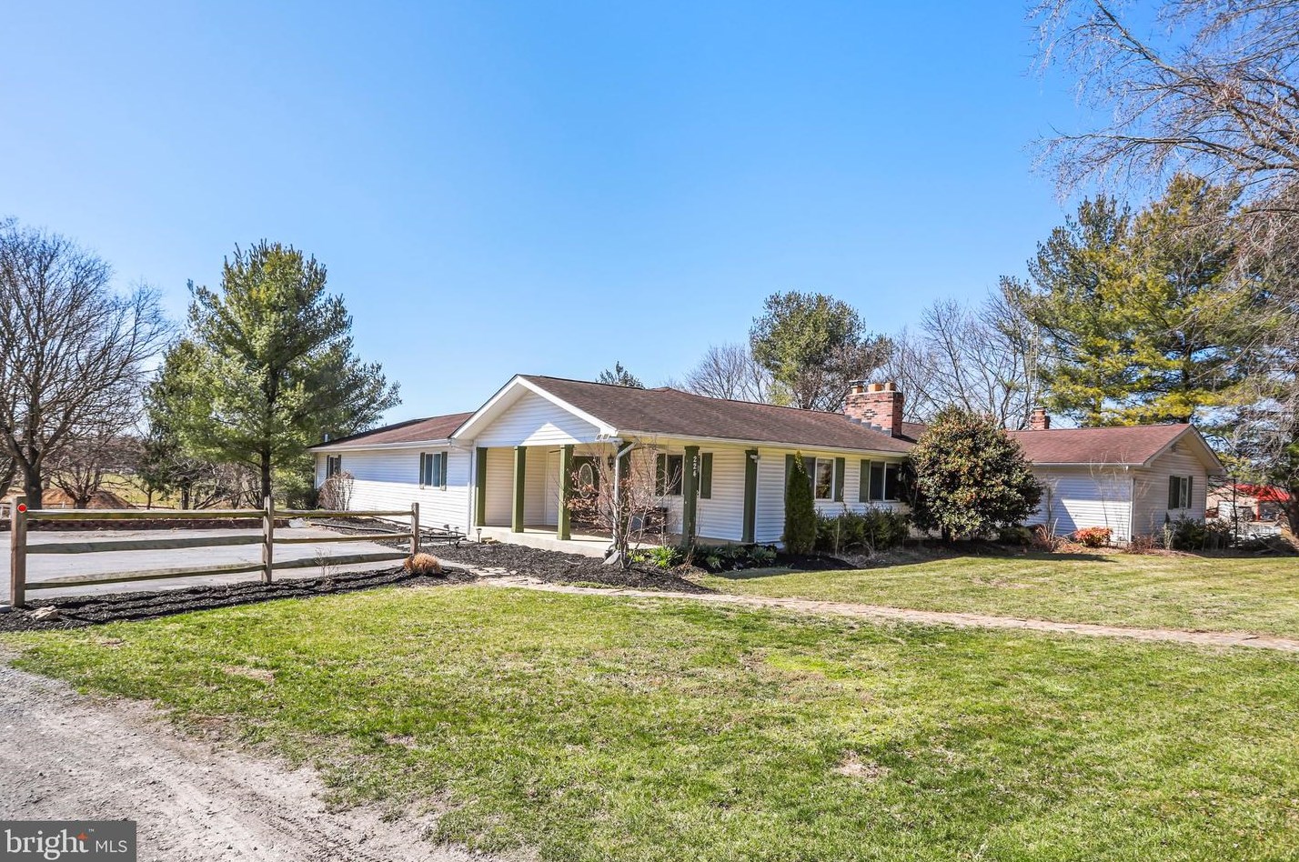 224 Old Leetown Pike, Martinsburg WV 25430-3775 exterior