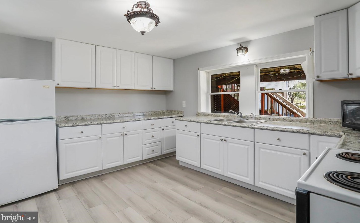 224 Old Leetown Pike, Martinsburg WV 25430-5561 exterior