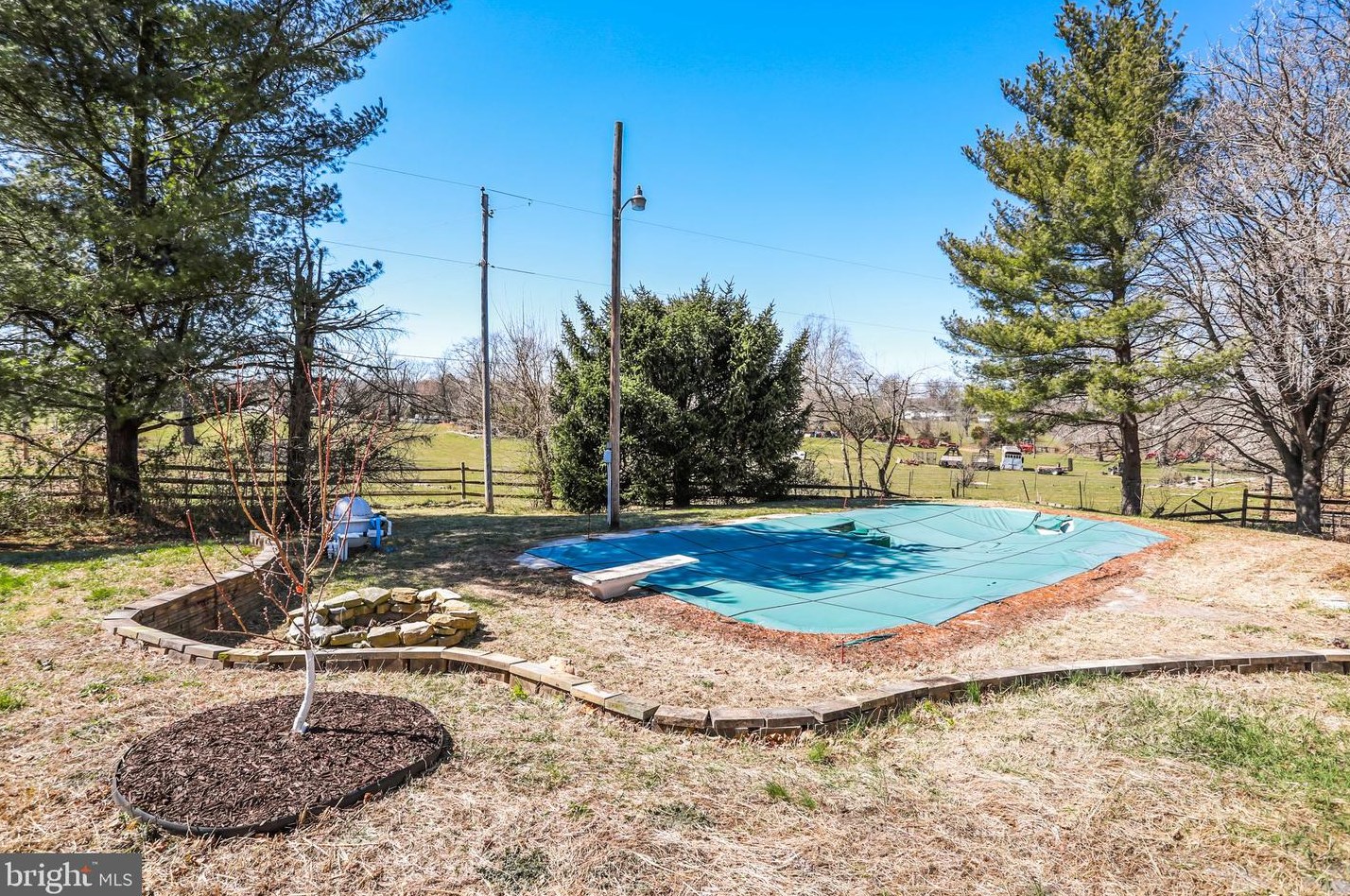 224 Old Leetown Pike, Martinsburg WV 25430-5561 exterior