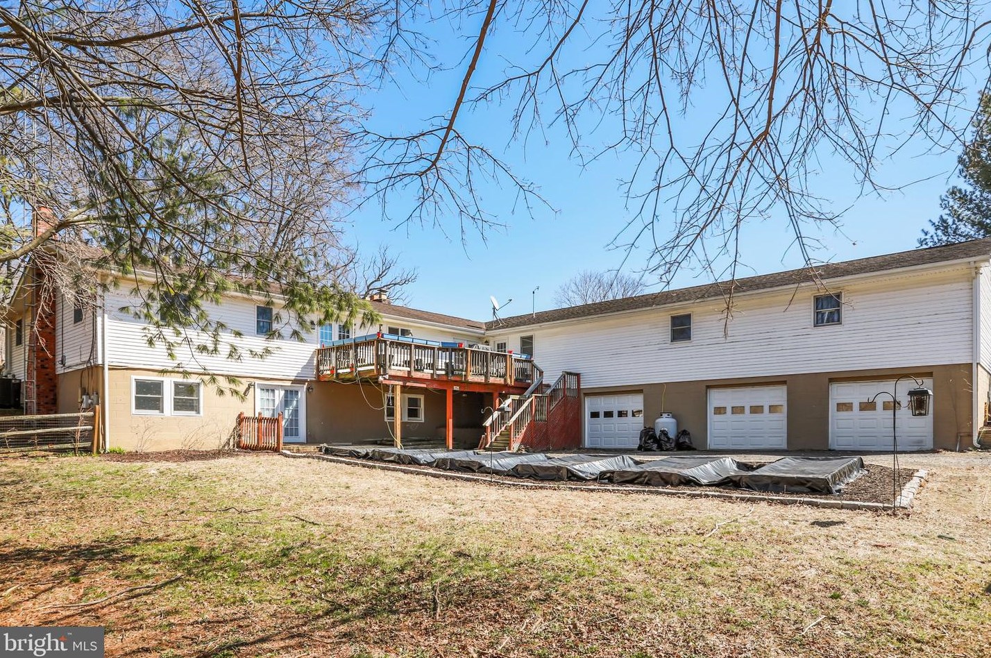 224 Old Leetown Pike, Martinsburg WV 25430-5561 exterior