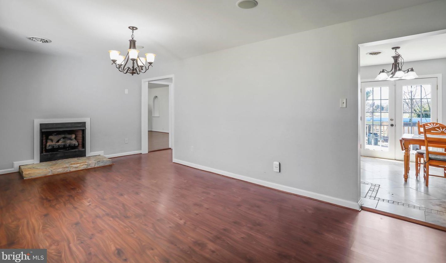 224 Old Leetown Pike, Martinsburg WV 25430-5561 exterior