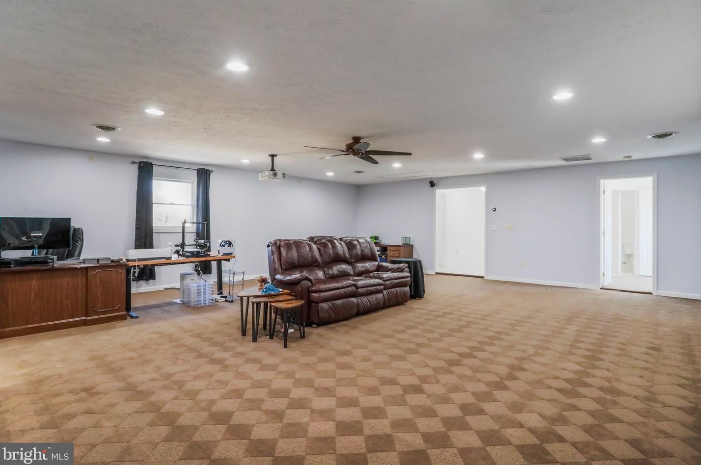 224 Old Leetown Pike, Martinsburg WV 25430-5561 exterior