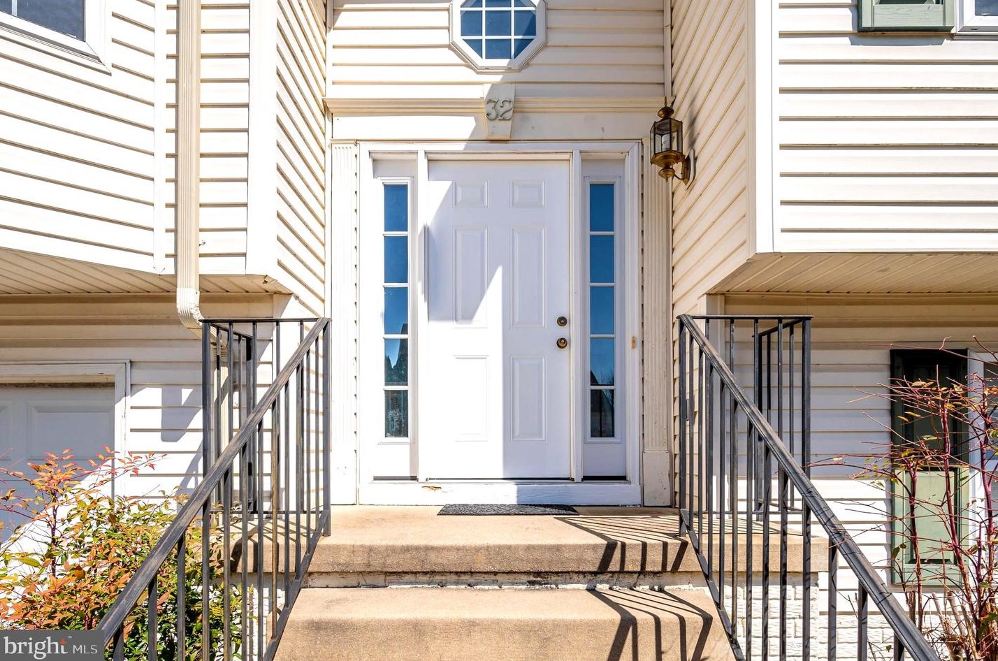 32 Edaw Dr, Charles Town, WV 25414