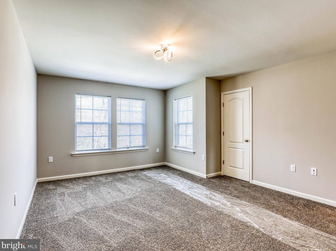 650 Thumper Dr, Ranson WV  25438-4890 exterior
