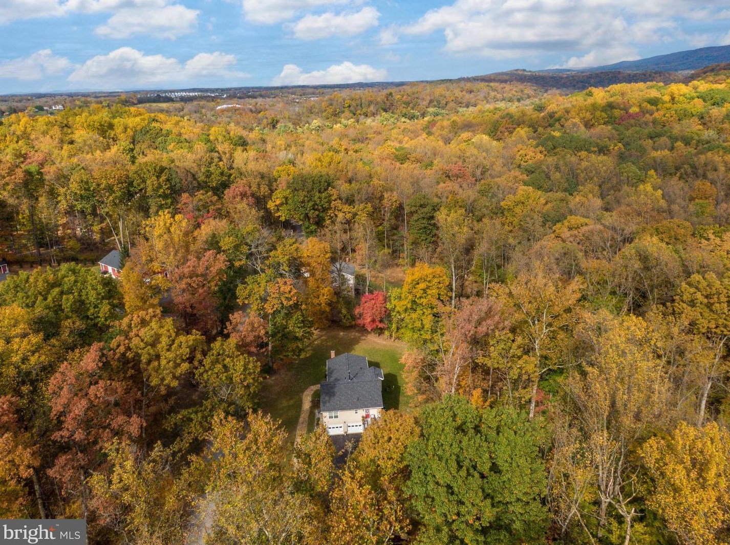 172 Shenanwood Dr, Harpers Ferry, WV 25425