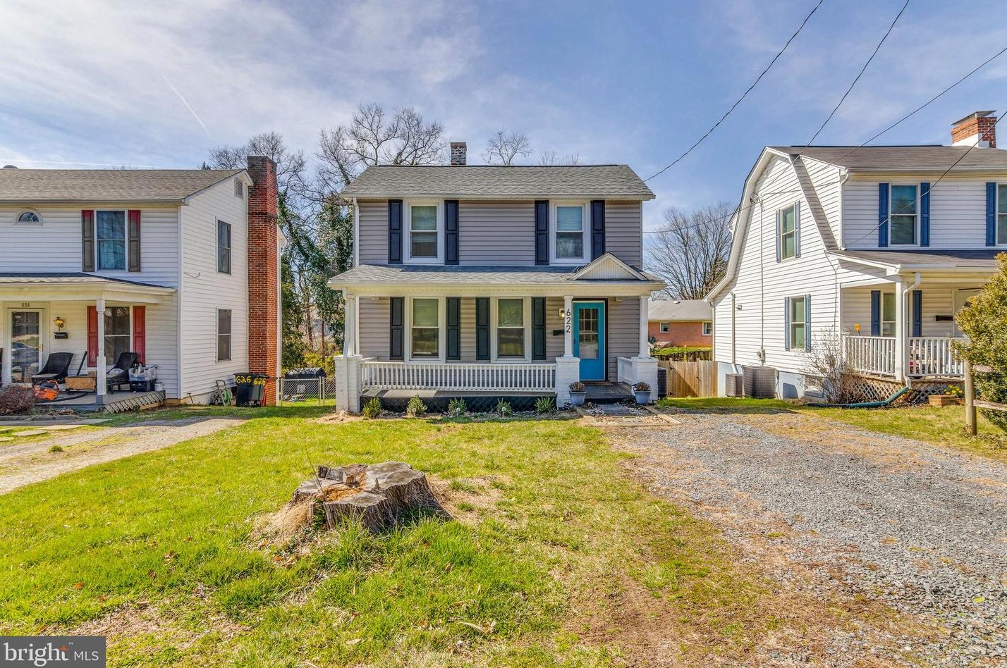 622 S George St, Charles Town, WV 25414