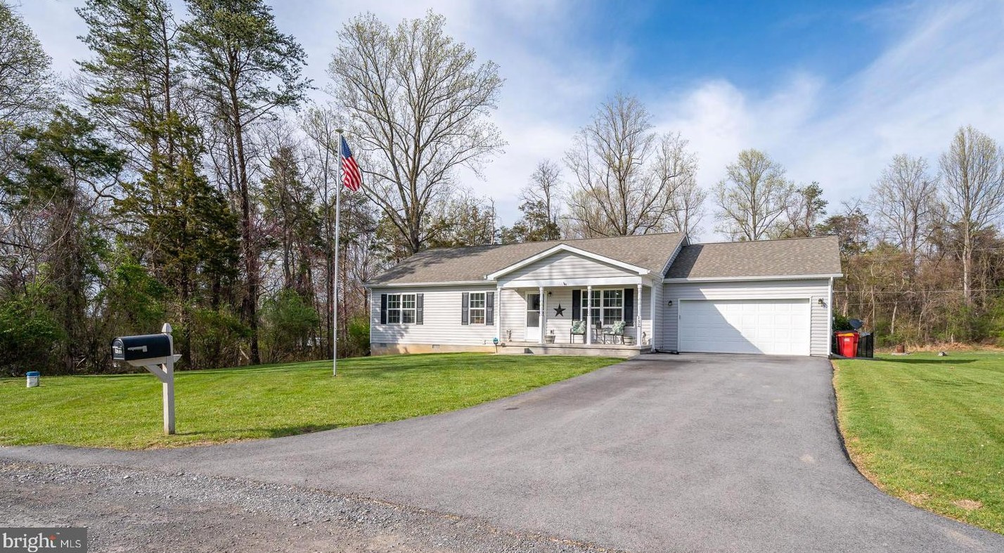 132 Mountain View Dr, Harpers Ferry, WV 25425