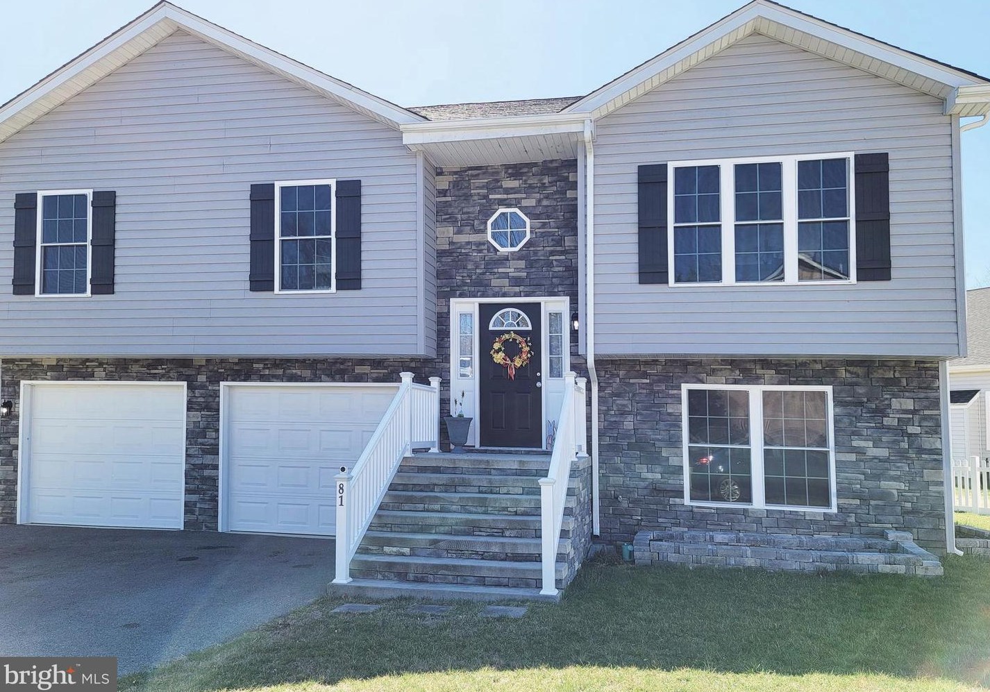 81 Village Cir, Harpers Ferry, WV 25425