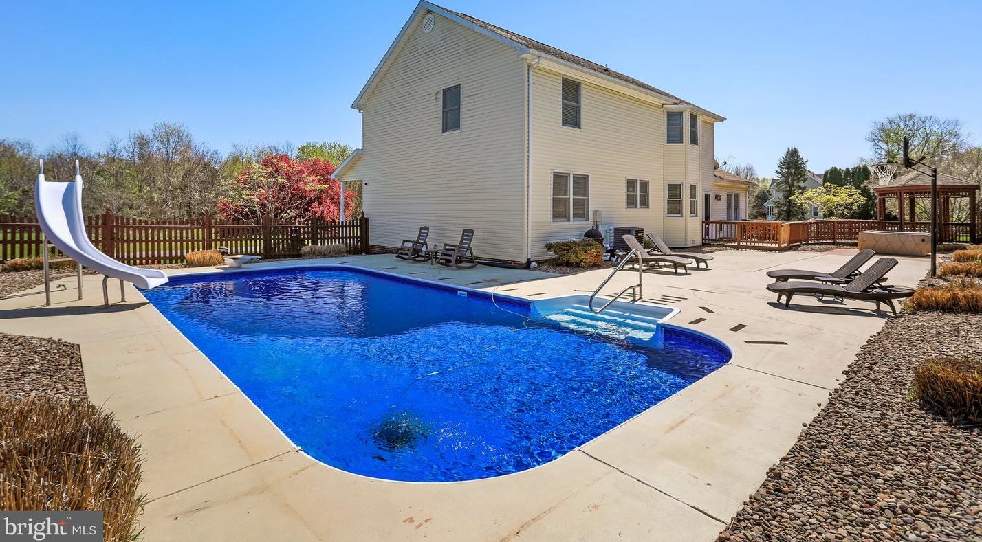 861 Marlowe Rd, Charles Town, WV 25414