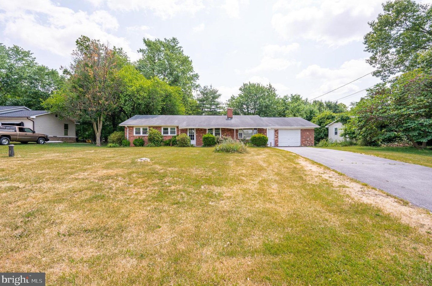 91 Rural Retreat Dr, Ranson, WV 25438-5535