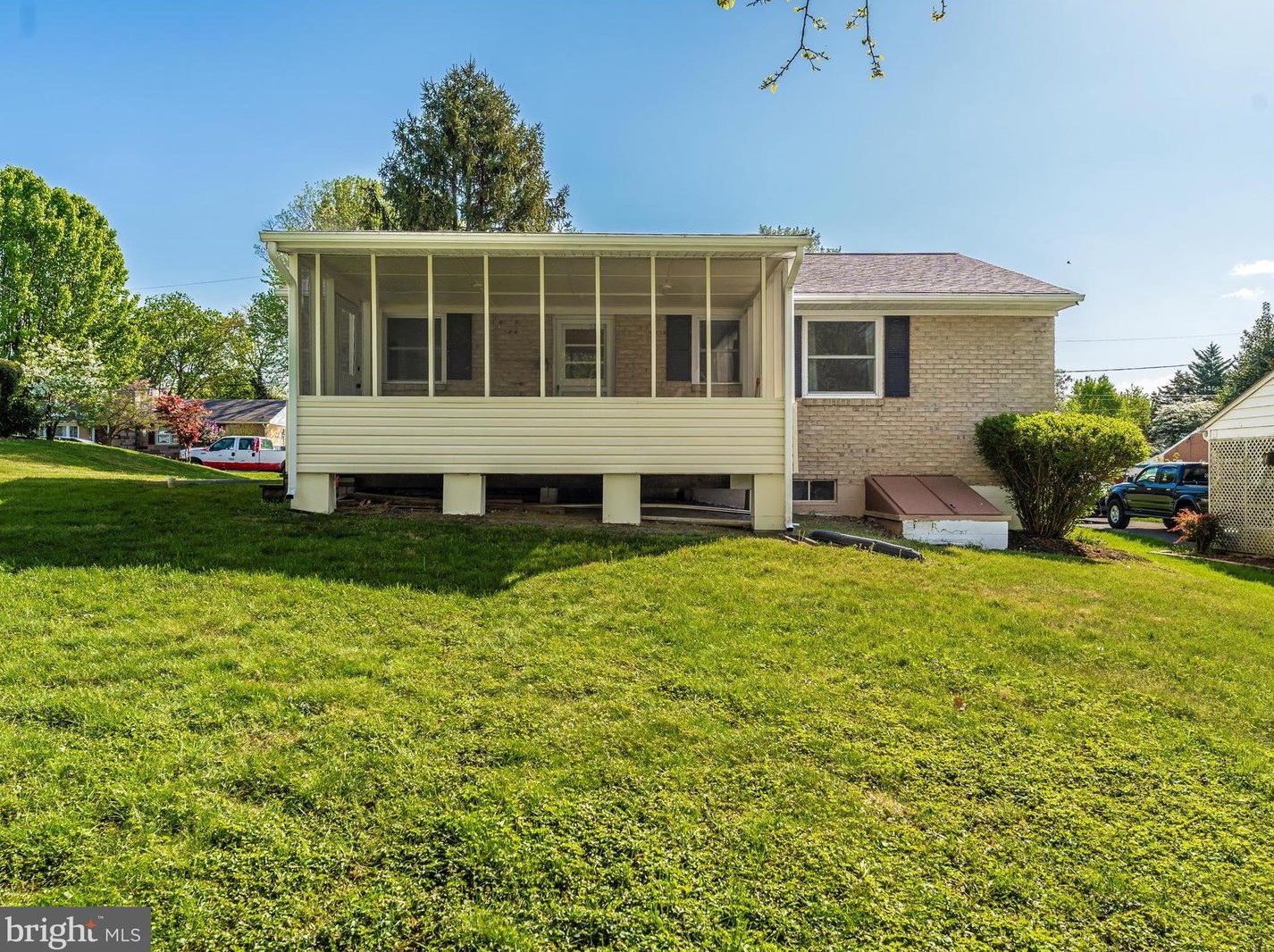 524 Brooke St, Charles Town WV  25414-1106 exterior