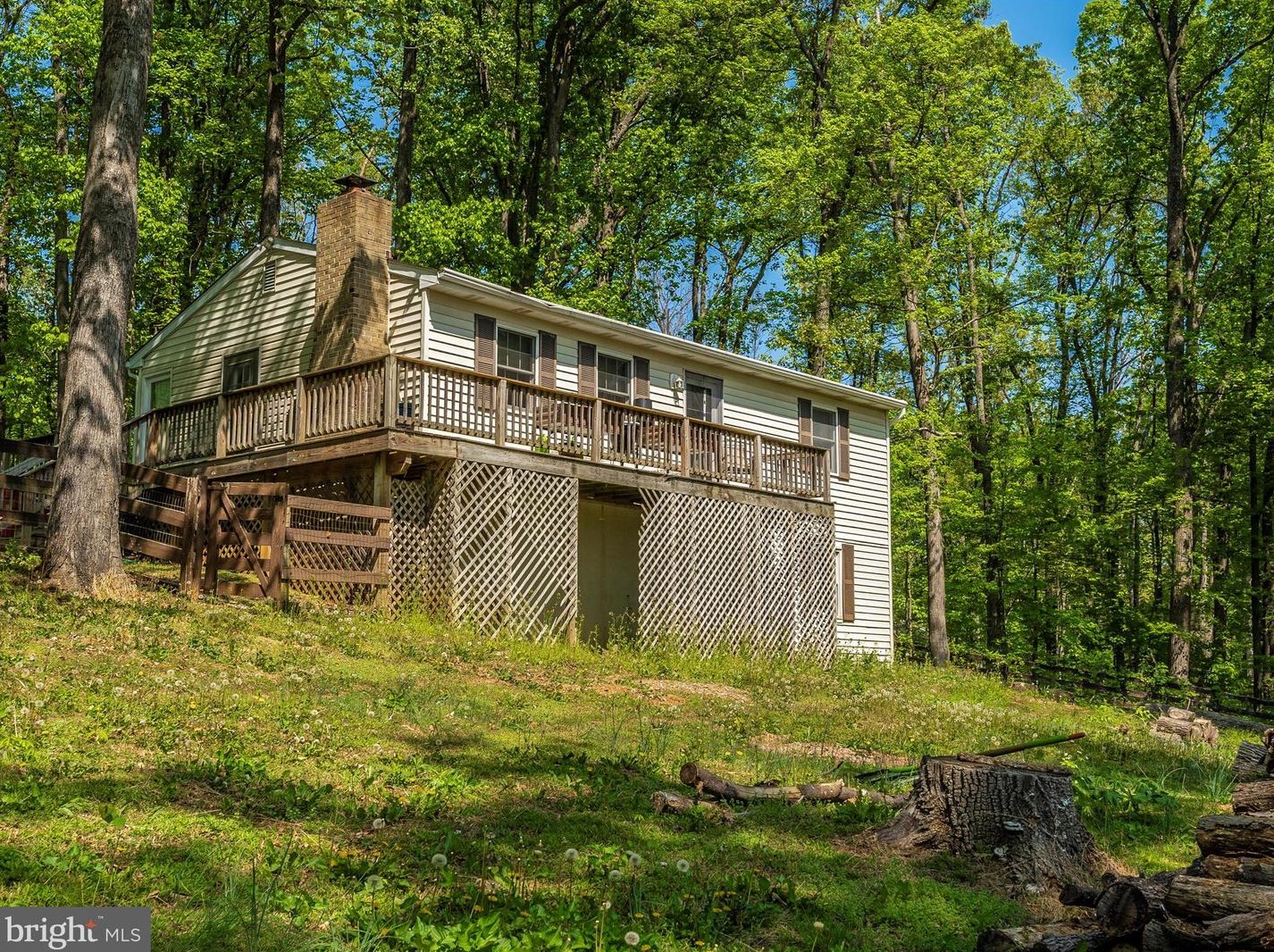 288 Shenandoah River Dr, Harpers Ferry, WV 25425