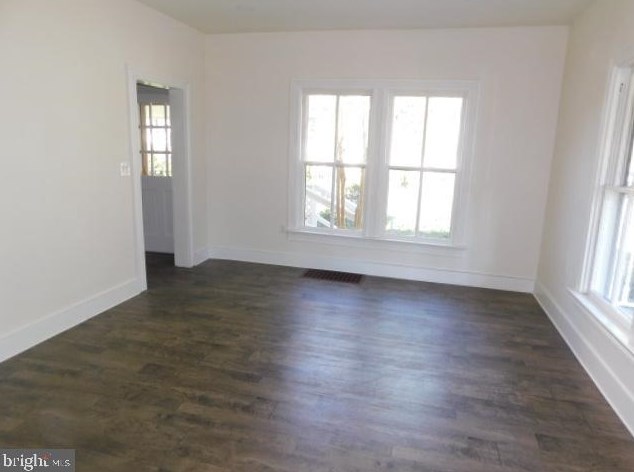 410 E Washington St, Charles Town, WV 25414