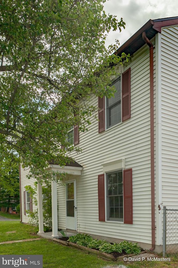 13 Standish Ct, Charles Town, WV 25414