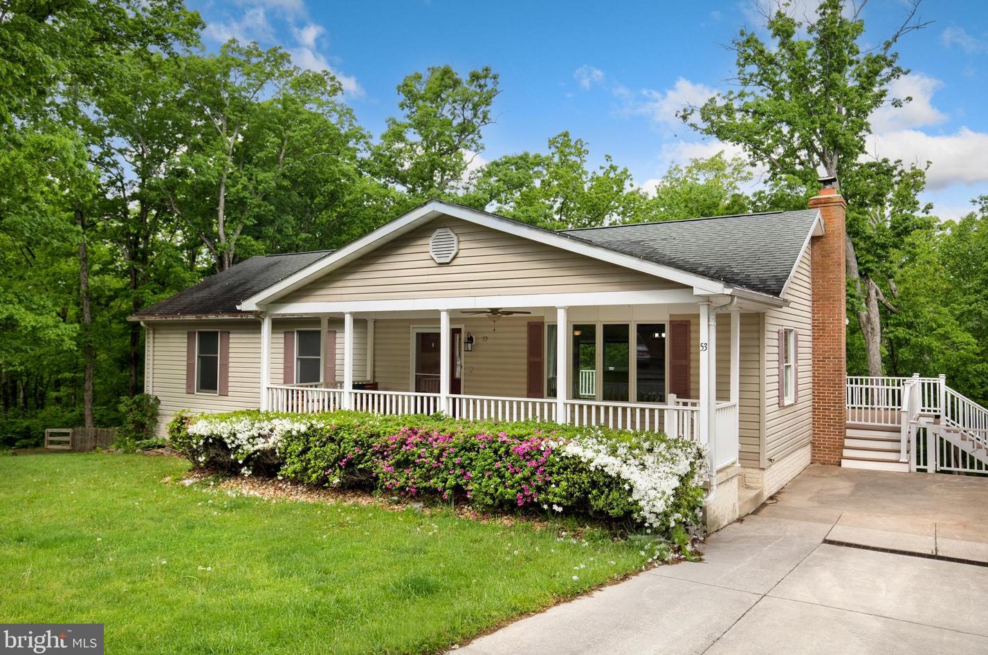 53 Bob White Dr, Harpers Ferry, WV 25425