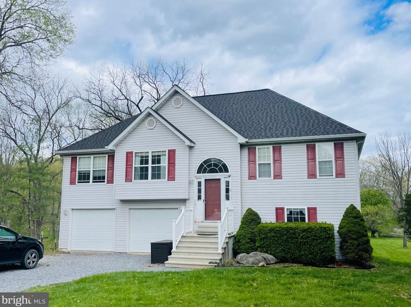 1605 Hidden Hollow Dr, Martinsburg, WV 25430-2681