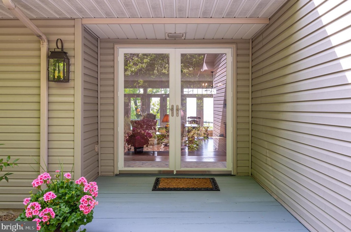 1072 Eagles Nest Ln, Harpers Ferry, WV 25425