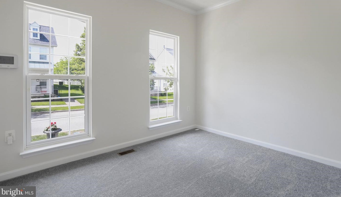 160 Burnlea Rd, Charles Town, WV 25414