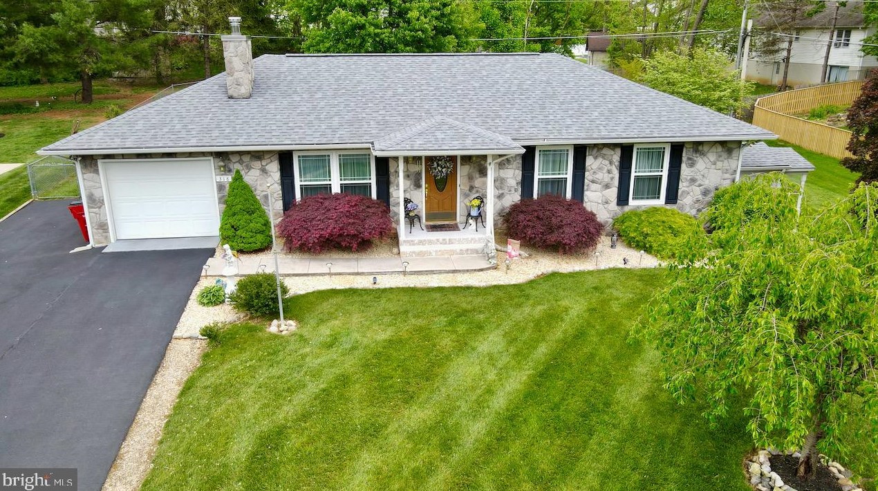 318 Packett Dr, Charles Town, WV 25414