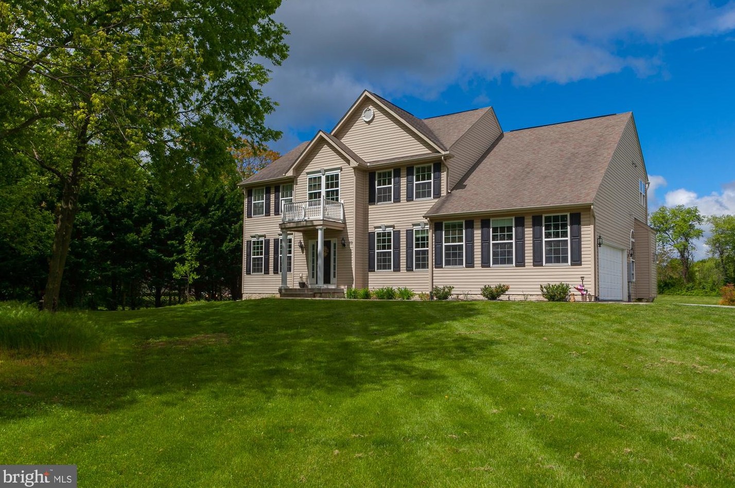 85 Gemini Way, Summit Point, WV 25446