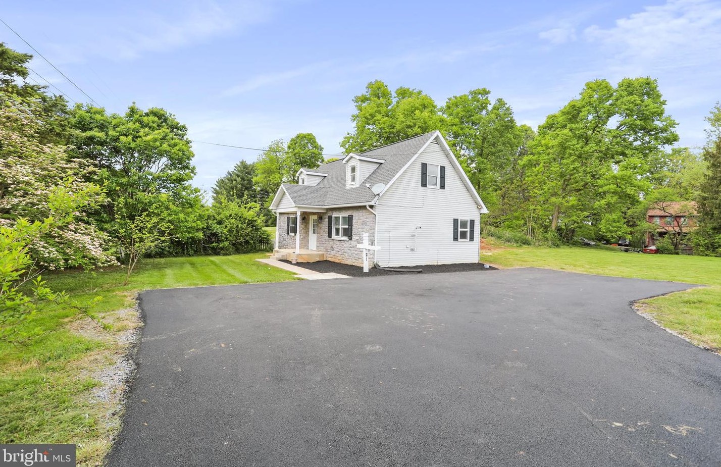 21 Rock Spring Ln, Shepherdstown, WV 25443