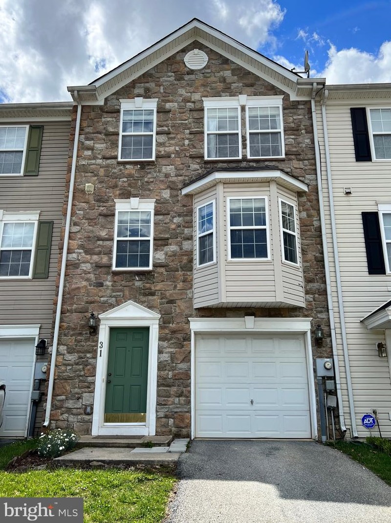 31 Eldon Dr, Charles Town, WV 25414