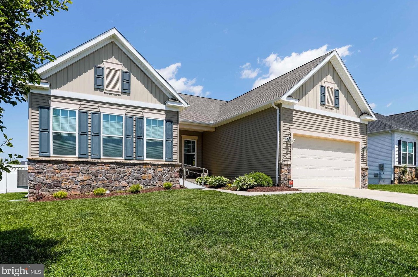 37 Penticton Way, Charles Town, WV 25414