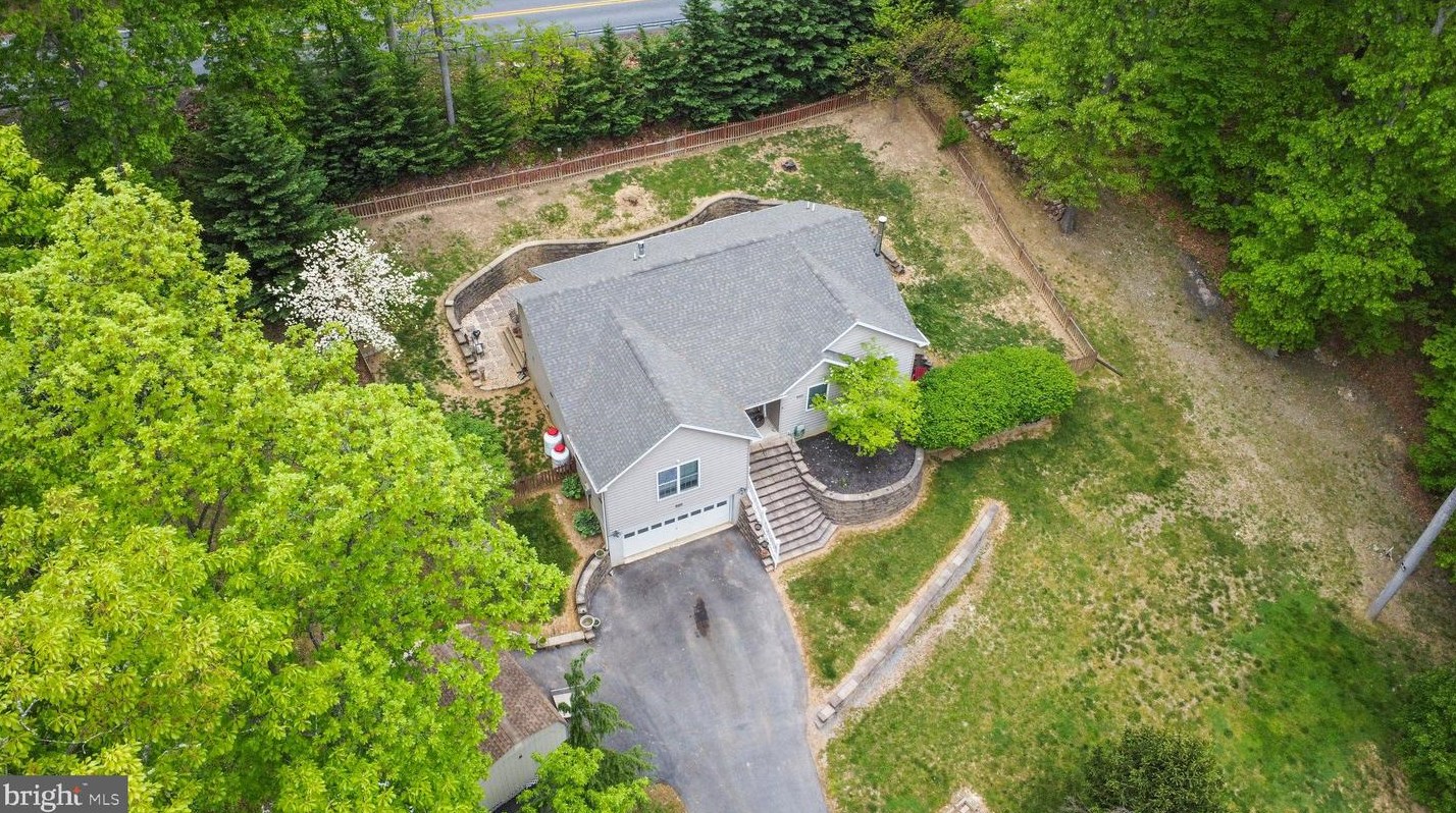 449 Shagbark Ln, Harpers Ferry, WV 25425