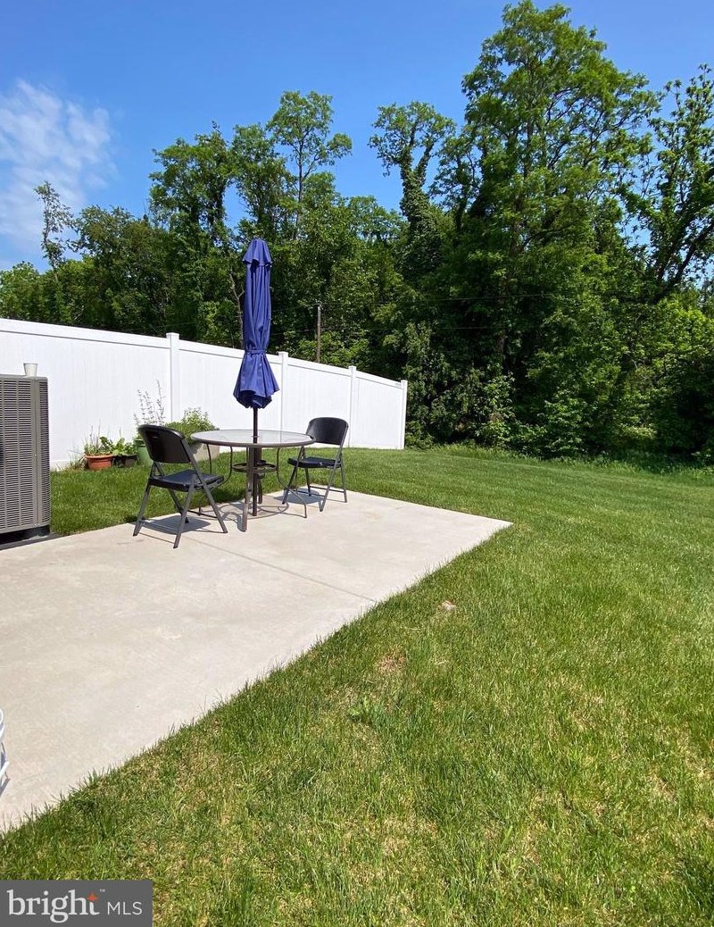 646 Thumper Dr, Ranson WV  25438-4890 exterior