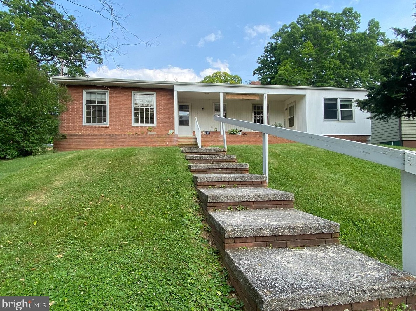 721 Morison St, Charles Town, WV 25414