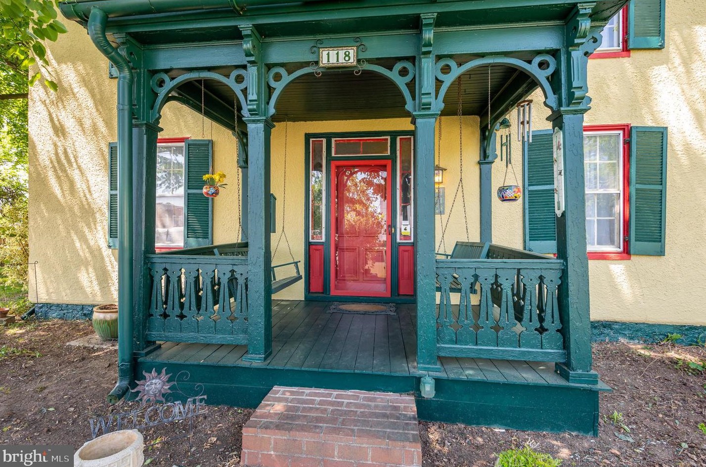 118 N Lawrence St, Charles Town, WV 25414
