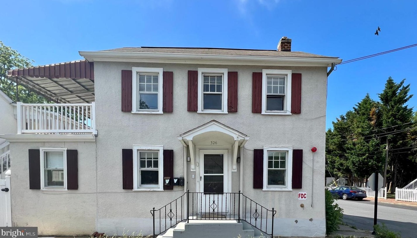 326 E Liberty St #1, Charles Town, WV 25414