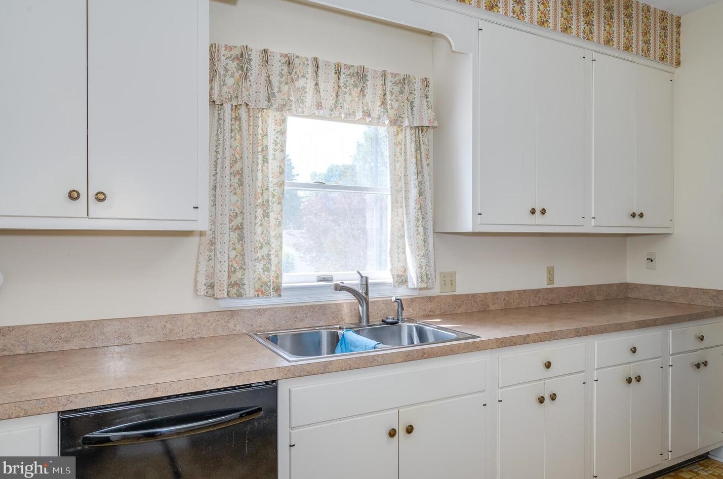 616 Seminary St, Charles Town WV  25414-1447 exterior