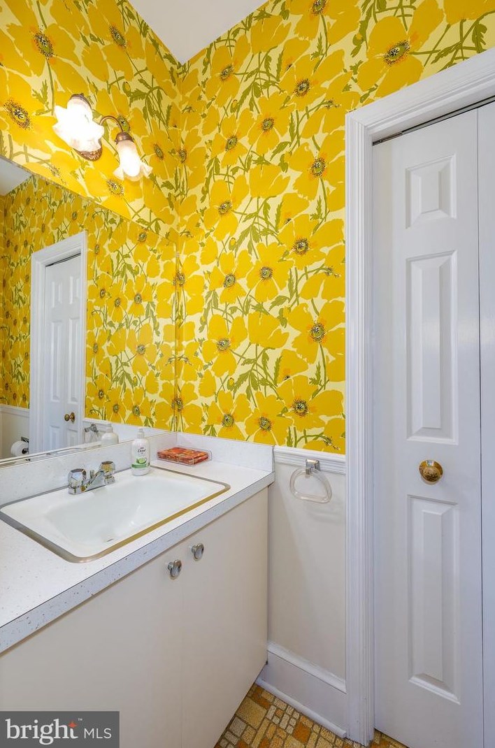 616 Seminary St, Charles Town WV  25414-1447 exterior