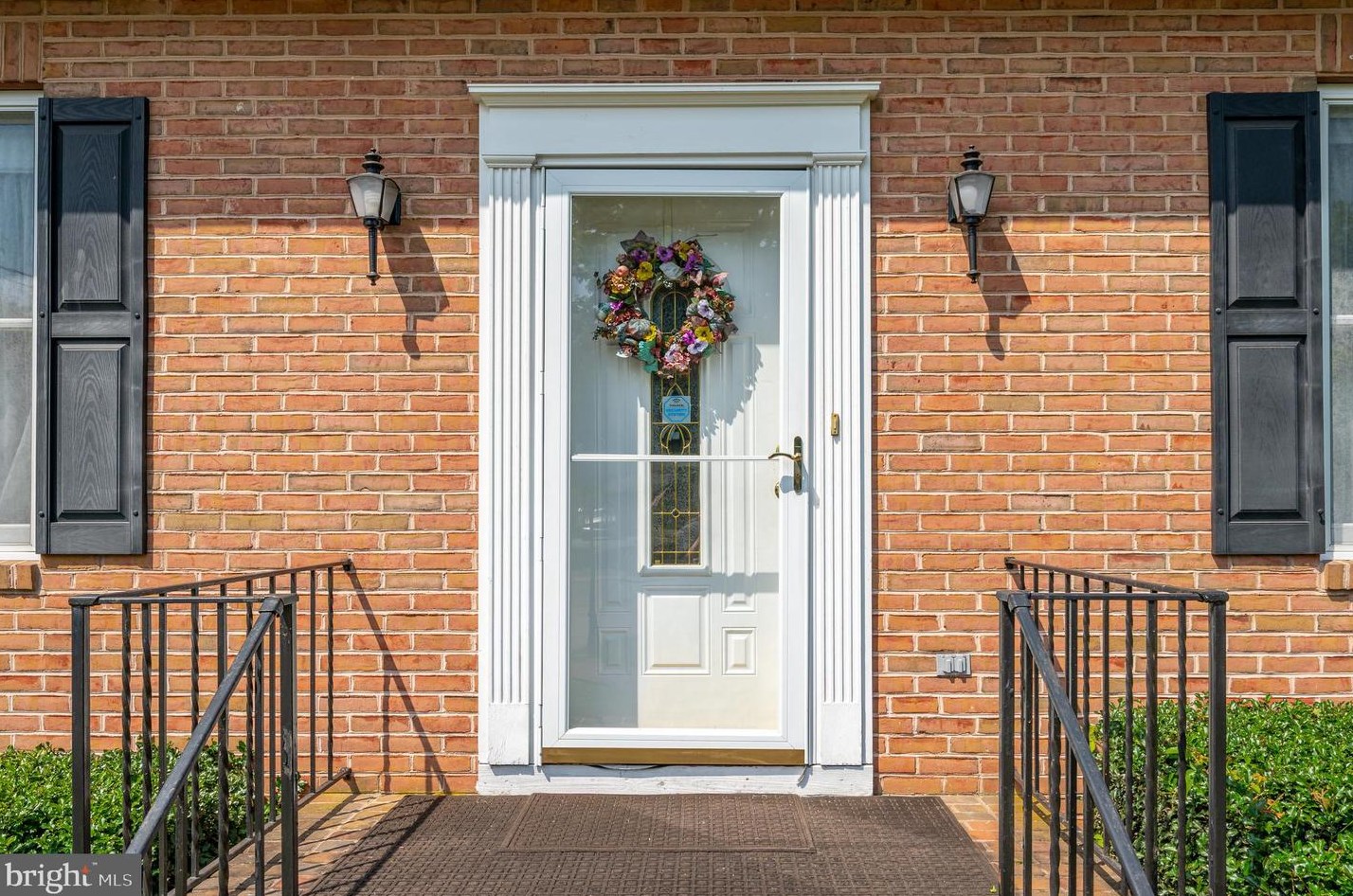 616 Seminary St, Charles Town WV  25414-1447 exterior