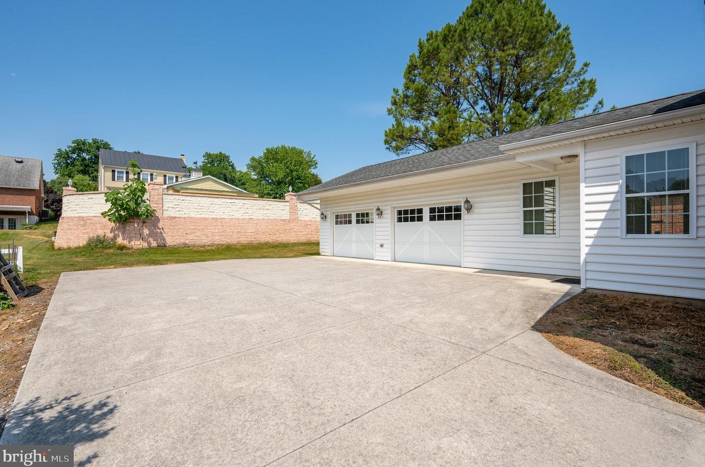 616 Seminary St, Charles Town WV  25414-1447 exterior