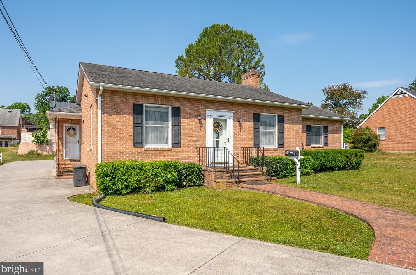 616 Seminary St, Charles Town WV  25414-1447 exterior