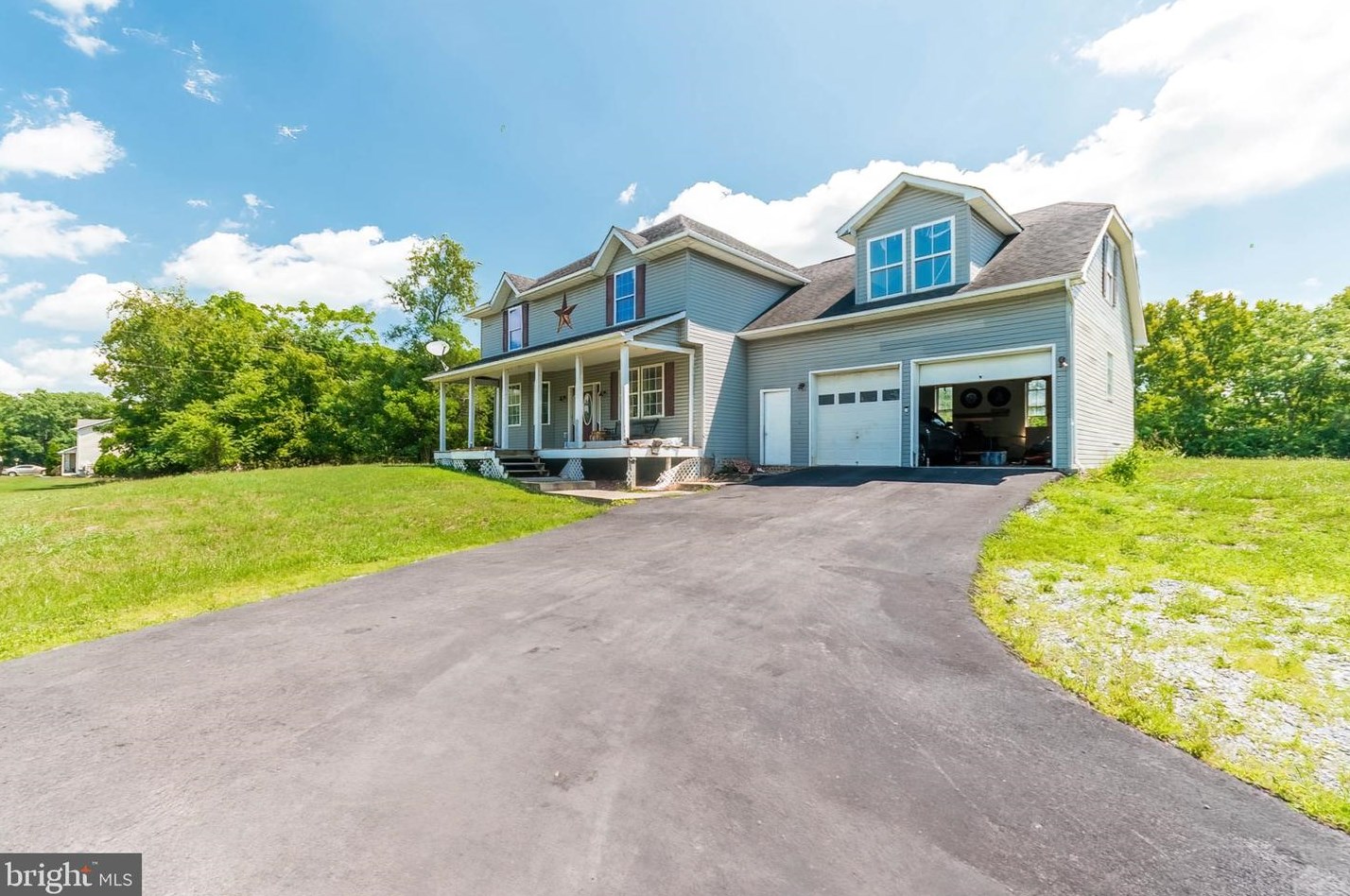 64 Sunflower Dr, Martinsburg, WV 25430-4120