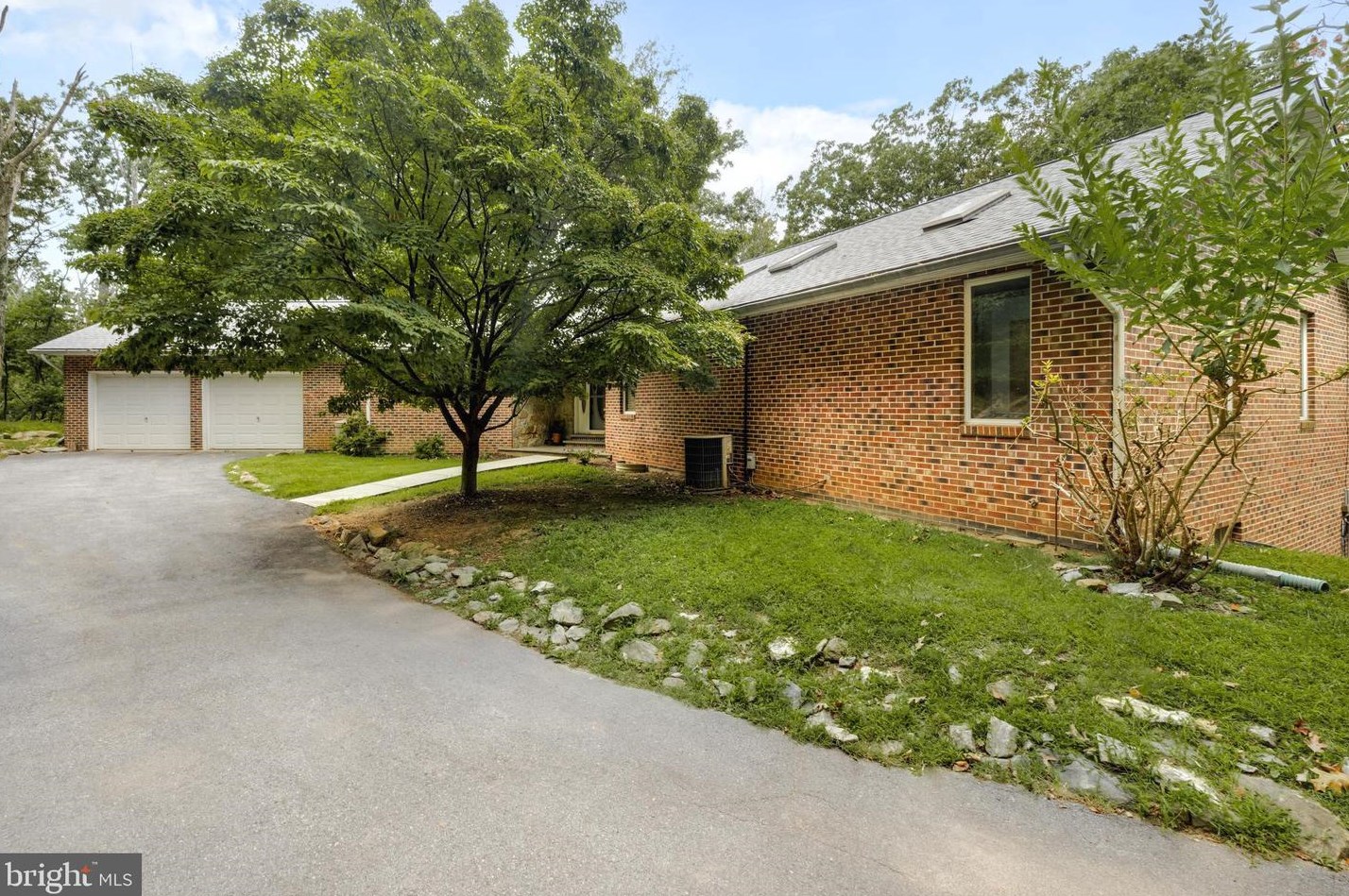 680 Wren Ln, Harpers Ferry, WV 25425