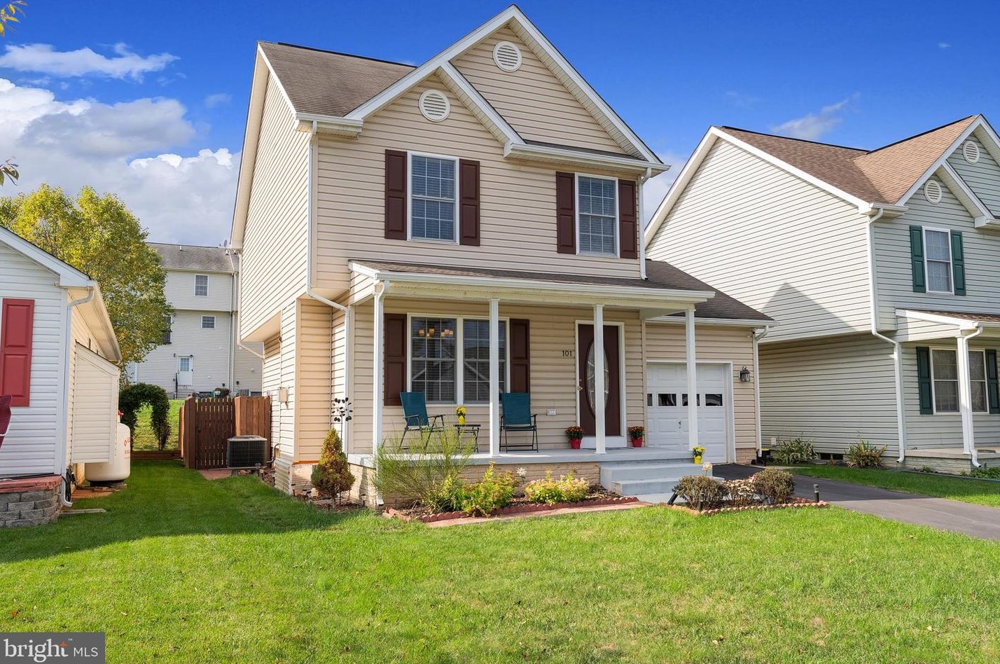 101 Peter Rabbit Dr, Ranson, WV 25438-4861