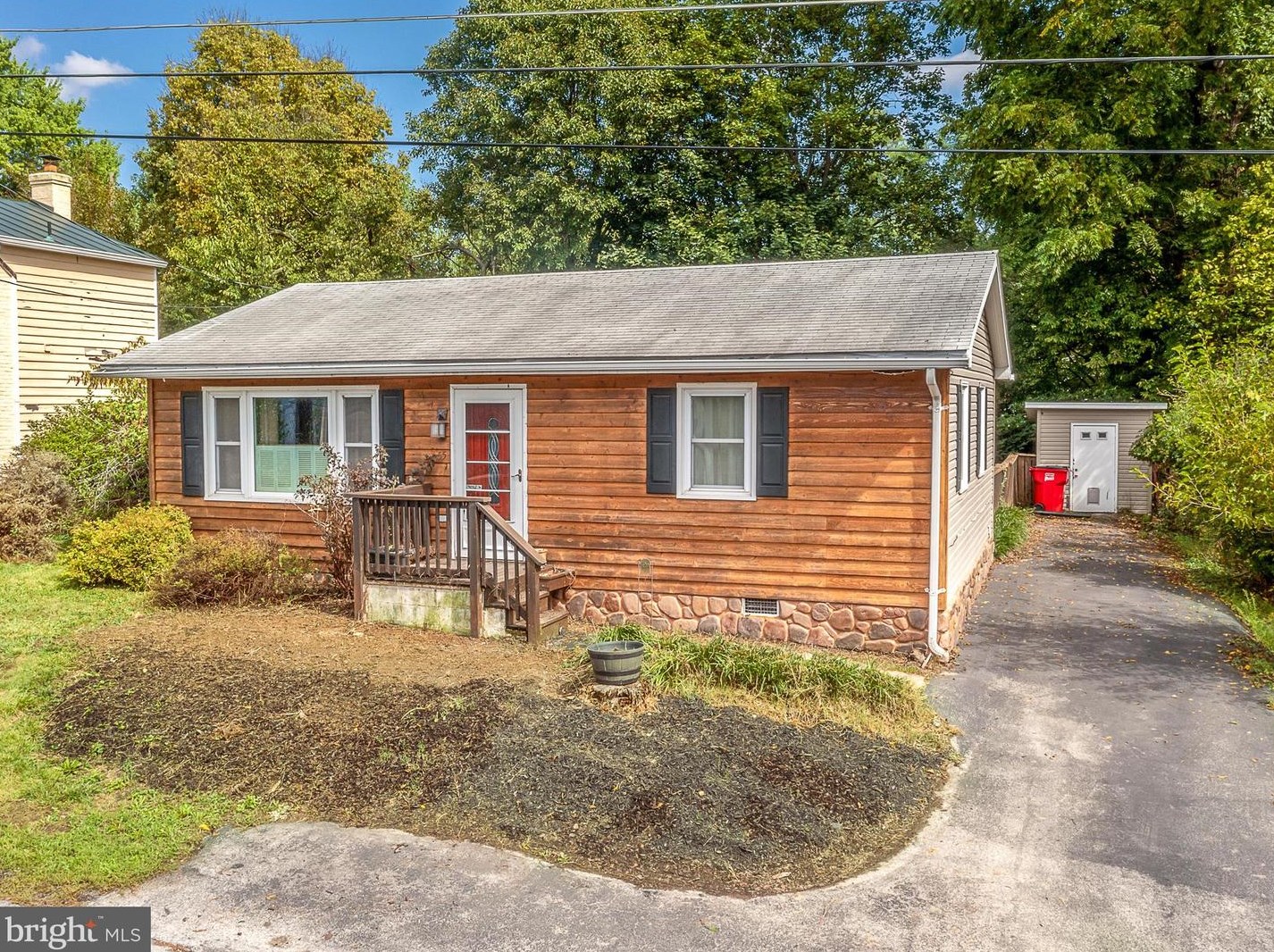 55 Clay St, Harpers Ferry WV  25425-6332 exterior