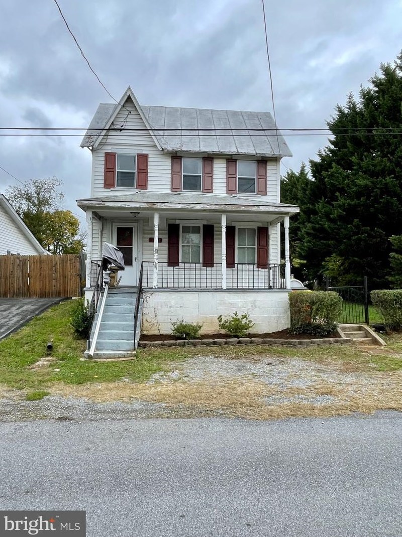 119 10th Ave, Ranson, WV 25438-1458