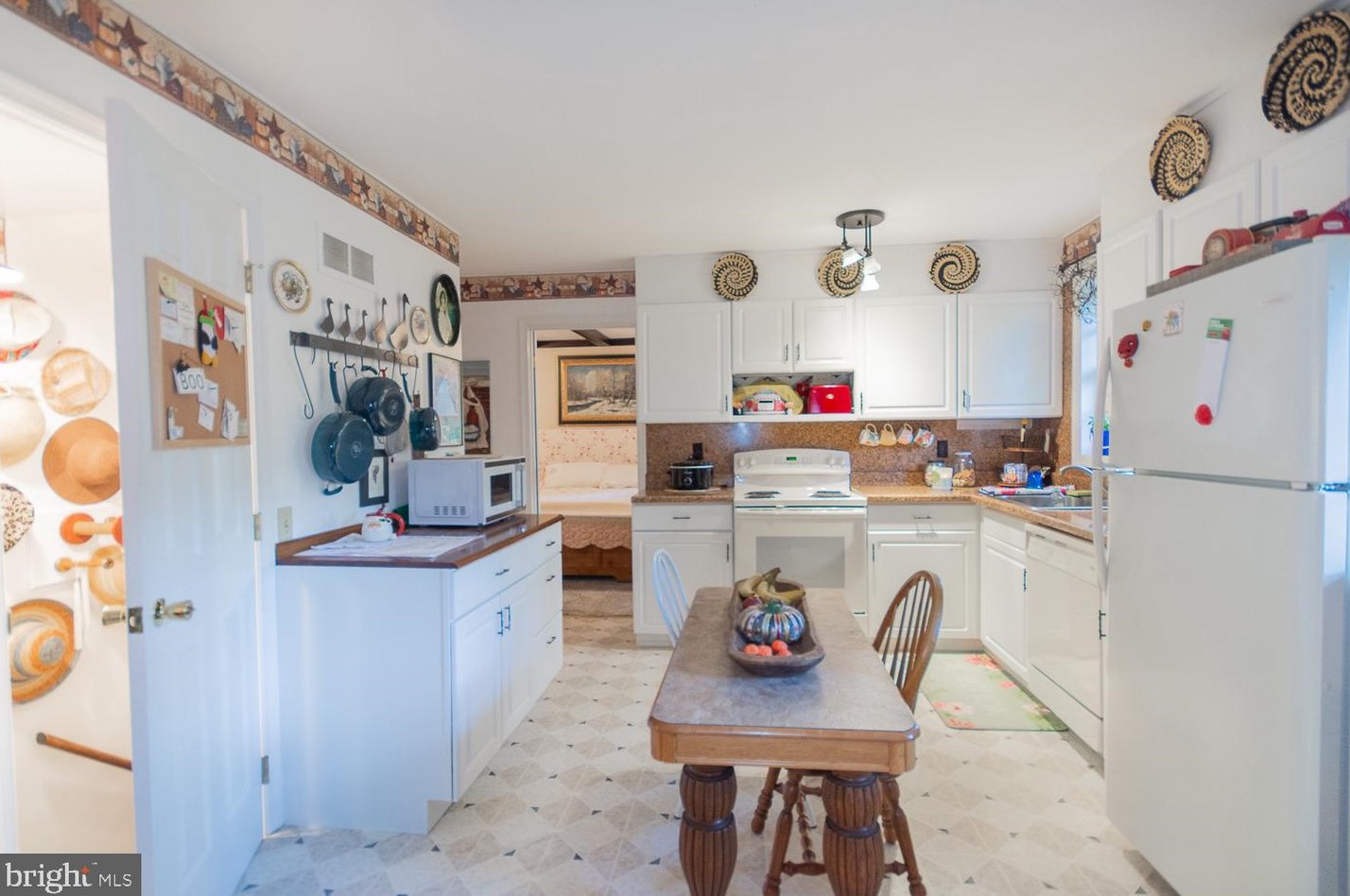 597 Wagon Trail Rd, Harpers Ferry, WV 25425