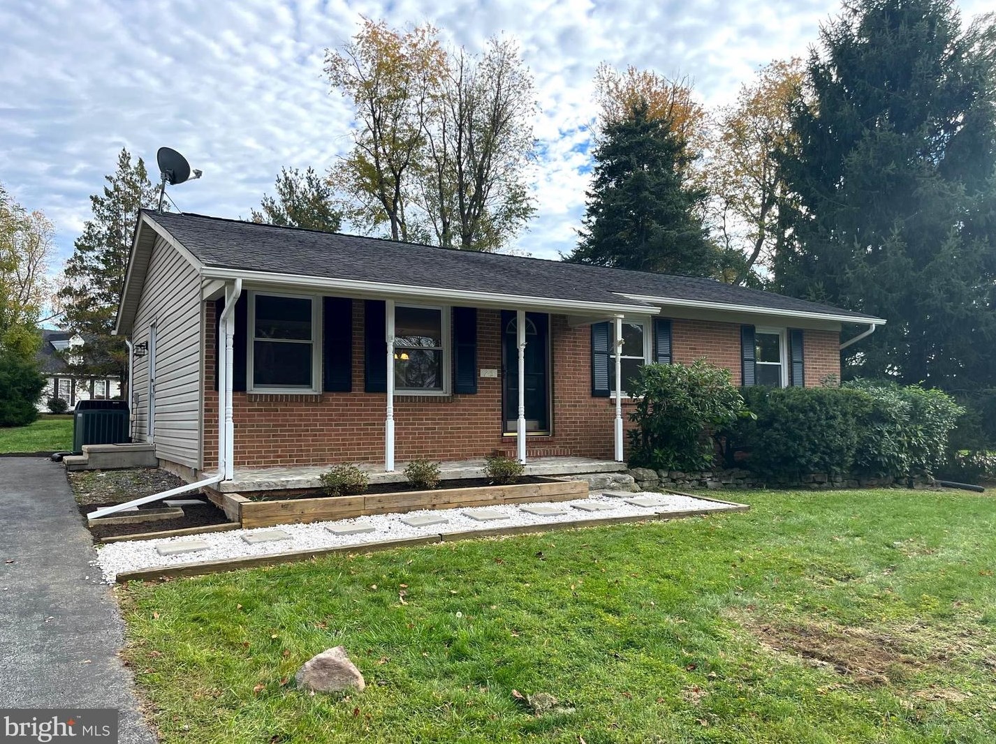 25 Concord Ct, Charles Town, WV 25414