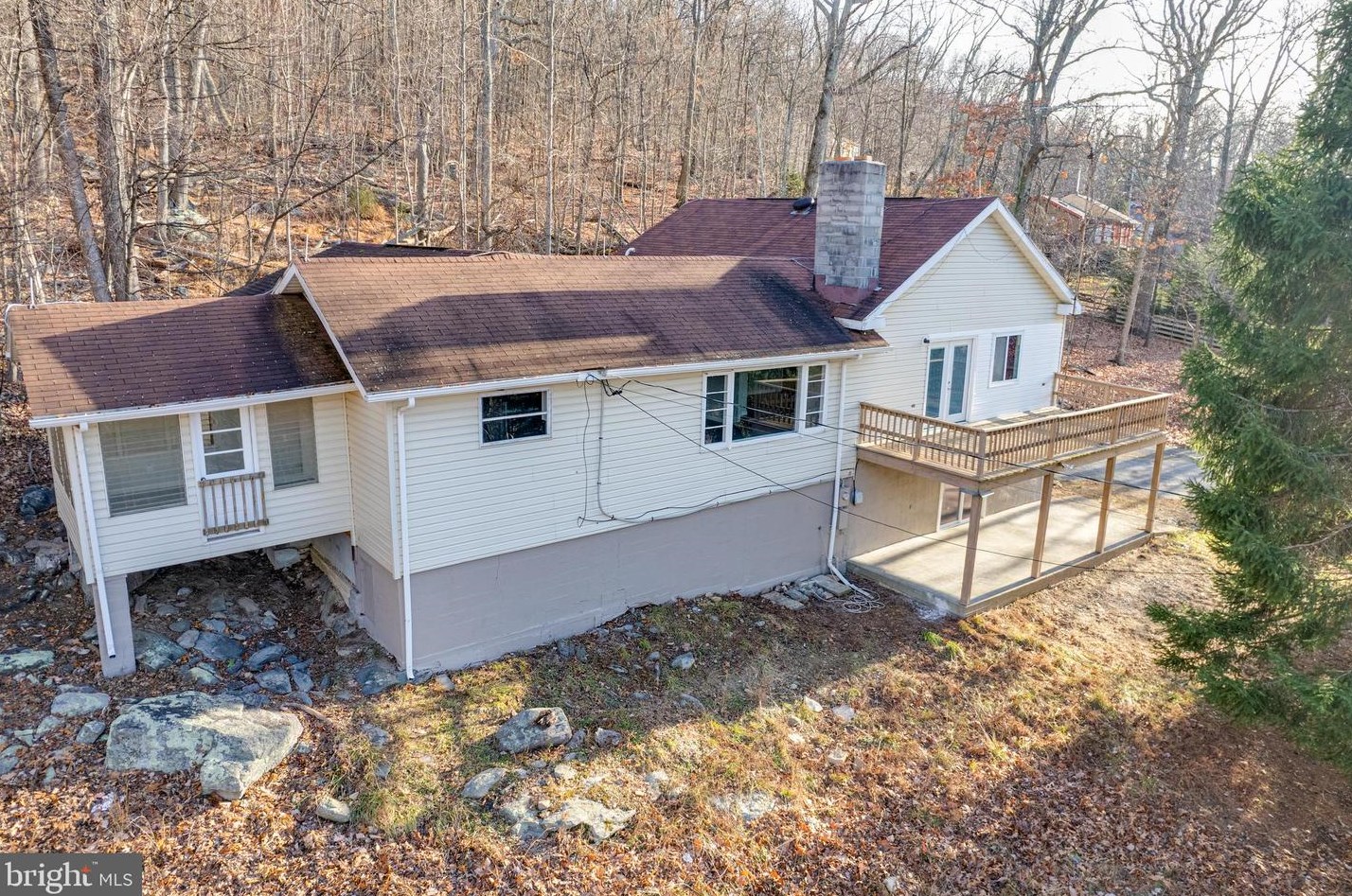 842 Valley View Rd, Harpers Ferry, WV 25425-4831