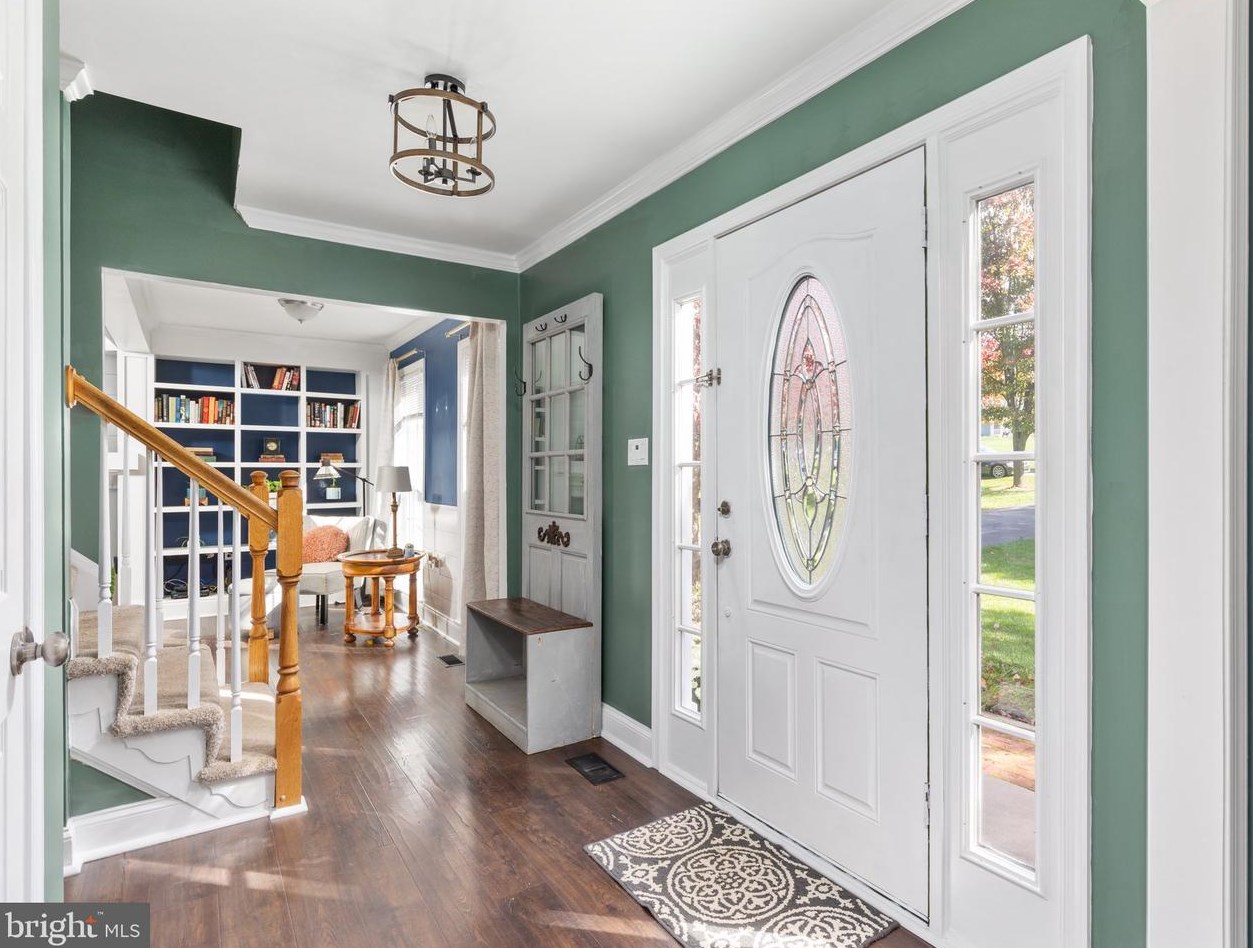 91 Steeple Chase Dr, Shenandoah Junction, WV 25442