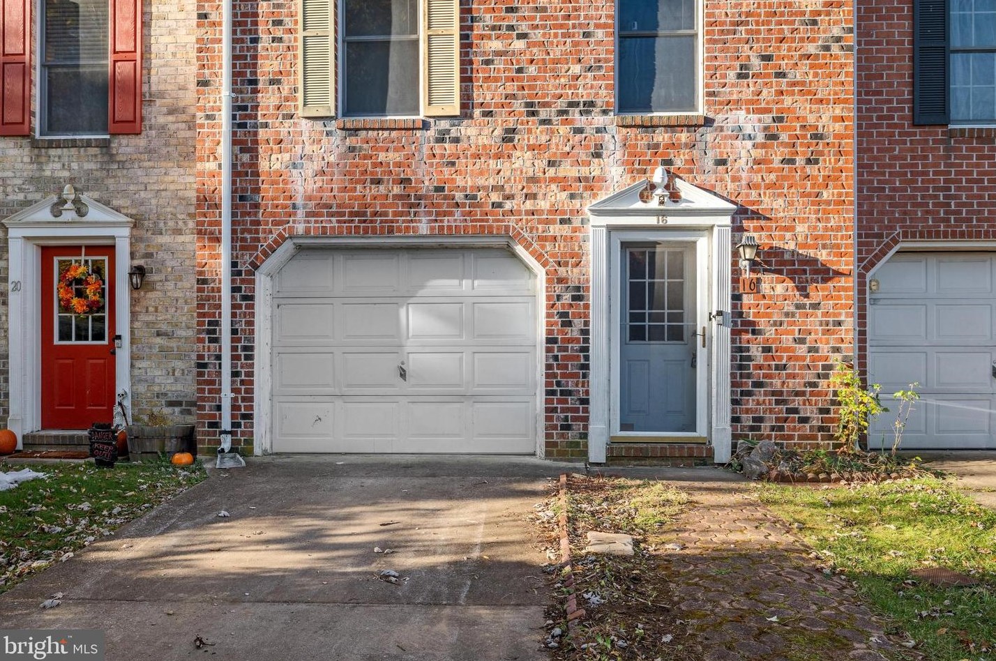 16 Rutherford Pl, Harpers Ferry, WV 25425