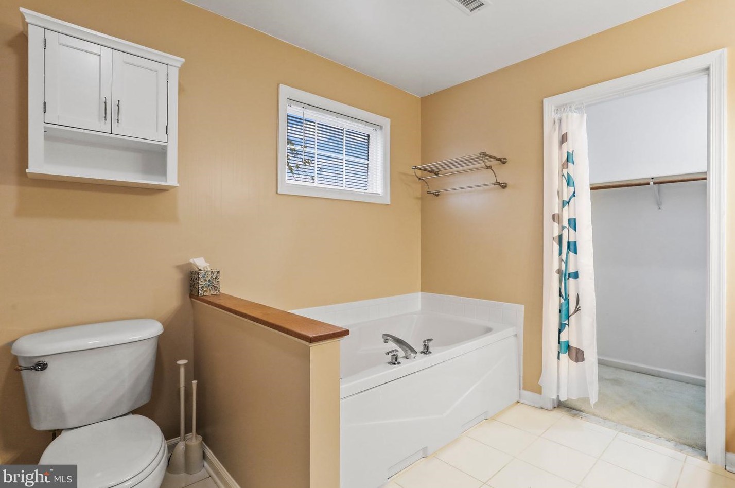 133 Mcgregor Dr, Ranson WV  25438-4833 exterior